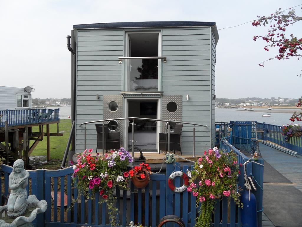 לינה וארוחת בוקר ניופורט Houseboat Harbourside View מראה חיצוני תמונה