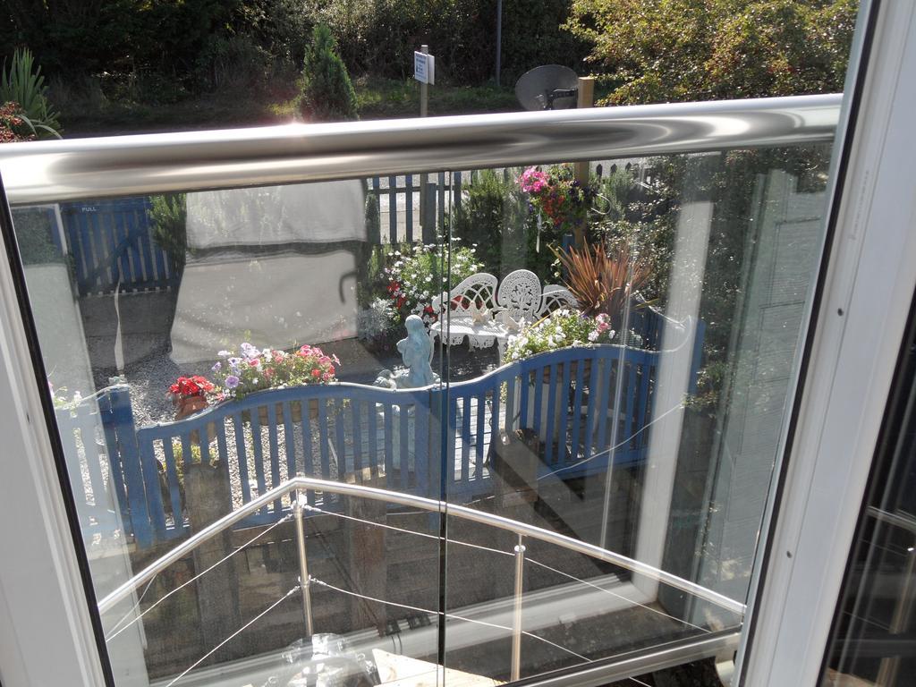 לינה וארוחת בוקר ניופורט Houseboat Harbourside View חדר תמונה
