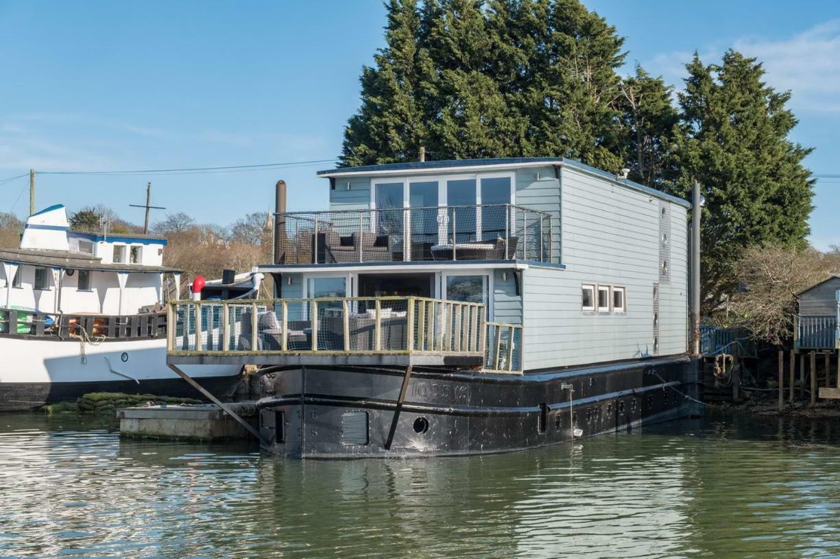 לינה וארוחת בוקר ניופורט Houseboat Harbourside View מראה חיצוני תמונה