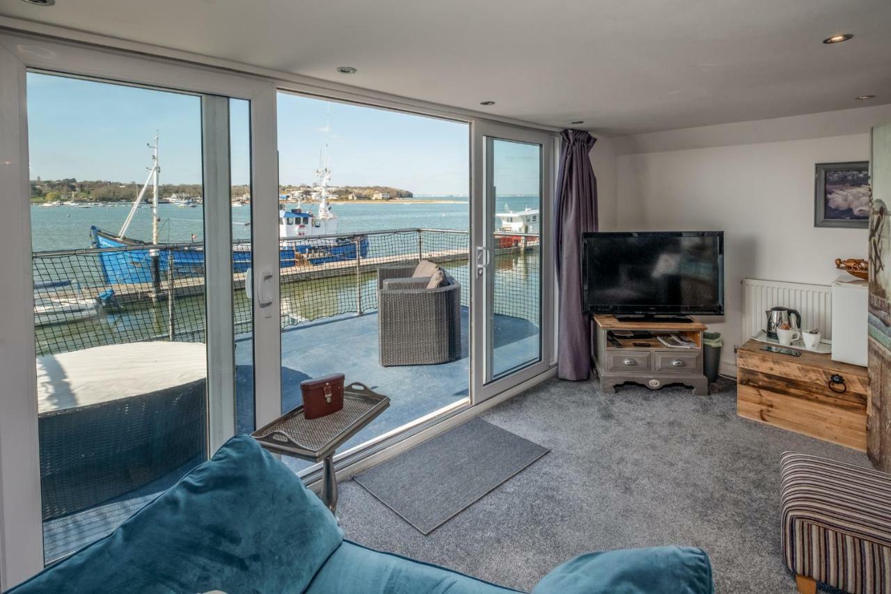 לינה וארוחת בוקר ניופורט Houseboat Harbourside View מראה חיצוני תמונה