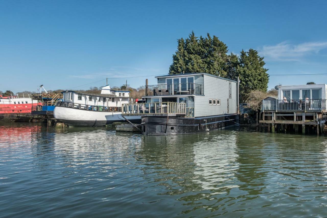 לינה וארוחת בוקר ניופורט Houseboat Harbourside View מראה חיצוני תמונה