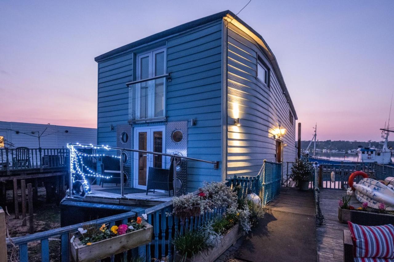 לינה וארוחת בוקר ניופורט Houseboat Harbourside View מראה חיצוני תמונה
